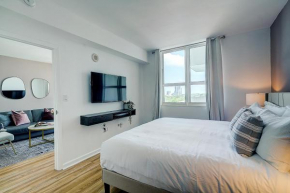Coconut Grove 1 bedroom condo parking included